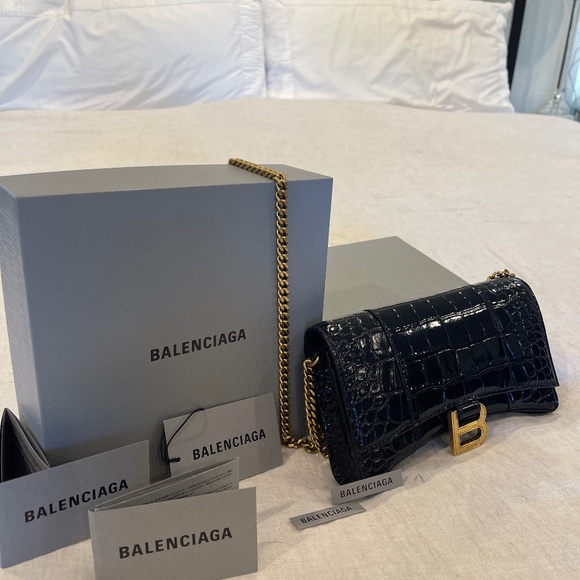 Balenciaga - Picture 1 of 4